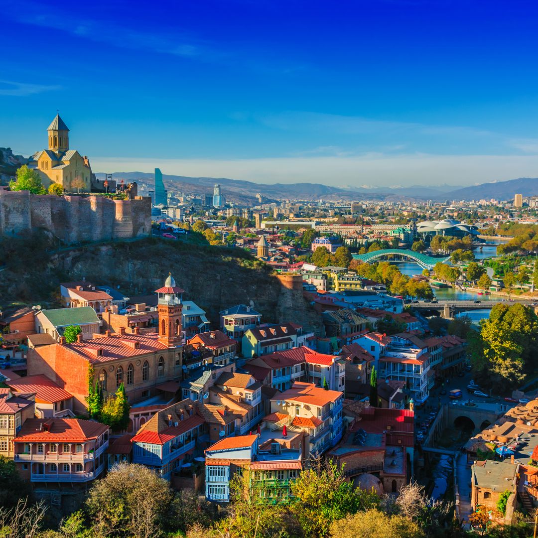 Panorámica de la ciudad de Tbilisi, capital de Georgia.