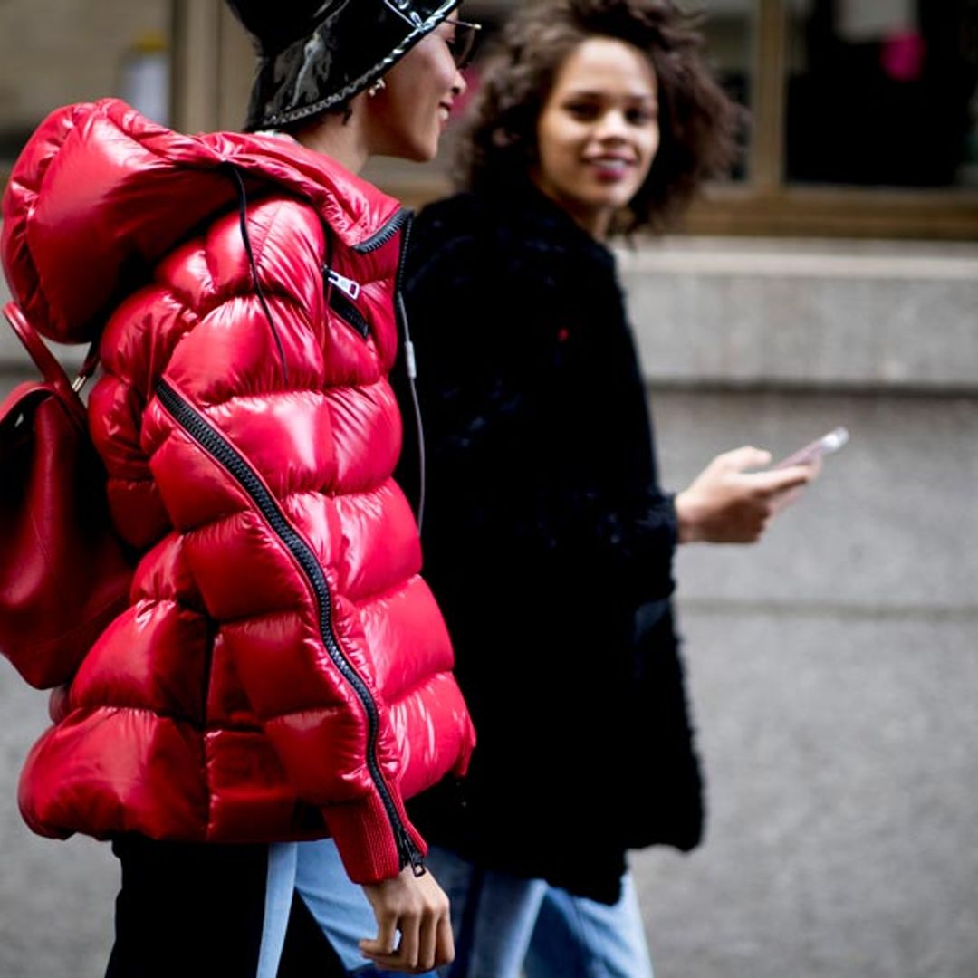 Seleccionamos para ti los plumíferos más calentitos y rebajados del invierno