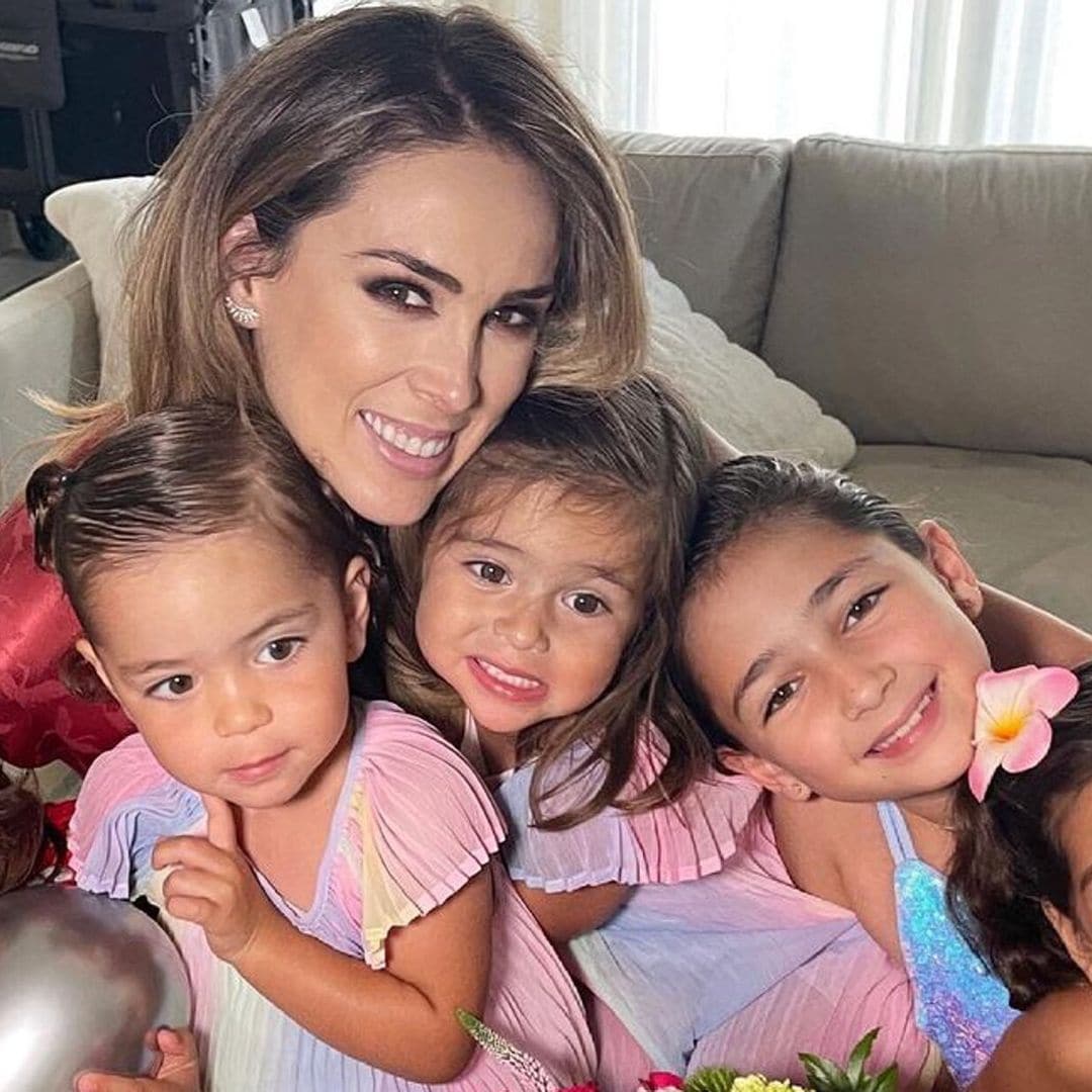 Jacky Bracamontes muestra la increíble casa de juegos que crearon sus hijas