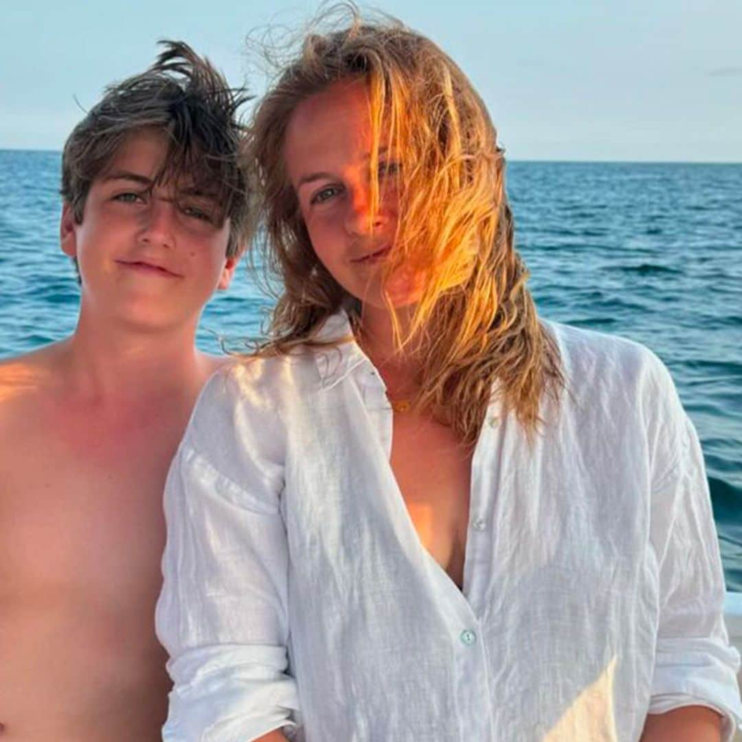 Alicia Silverstone celebra el 13 cumpleaños de su único hijo, convertido en un clon de su madre