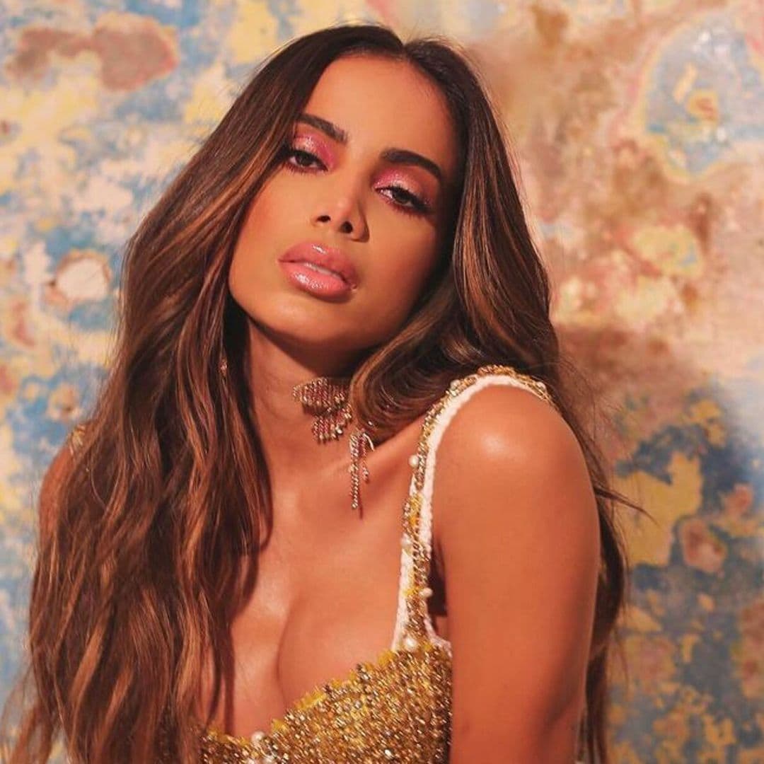 Anitta suma un éxito a su carrera y se une al mundo financiero