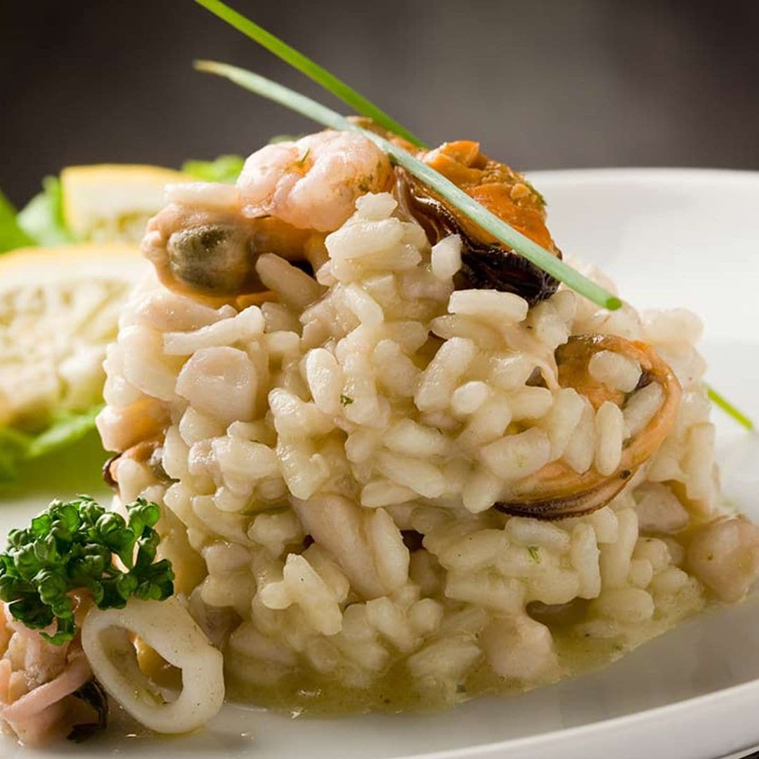 'Risotto' con gambas y calamares y mejilones en conserva