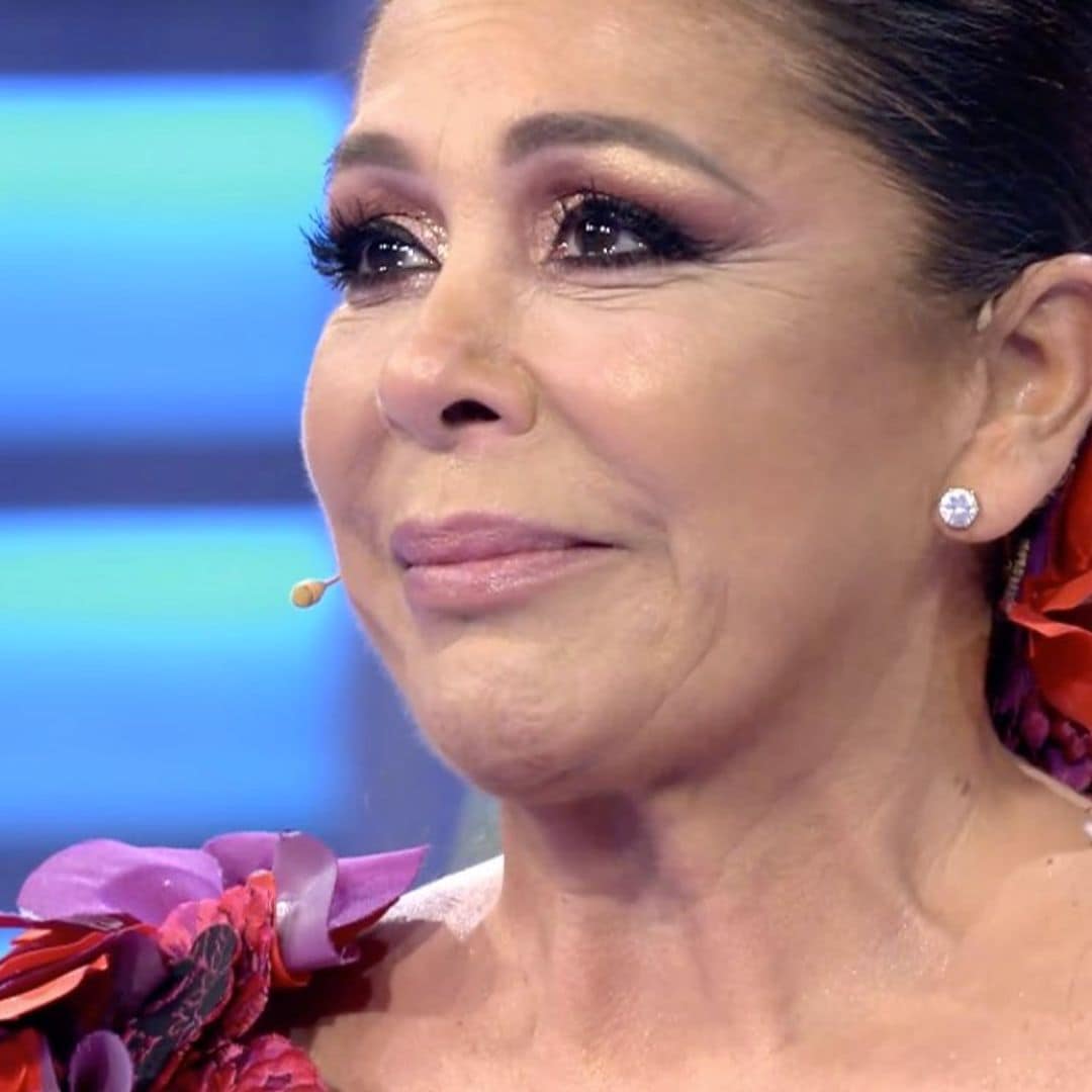 Isabel Pantoja se emociona hasta las lágrimas tras recibir 'la sorpresa más bonita que me podían dar'