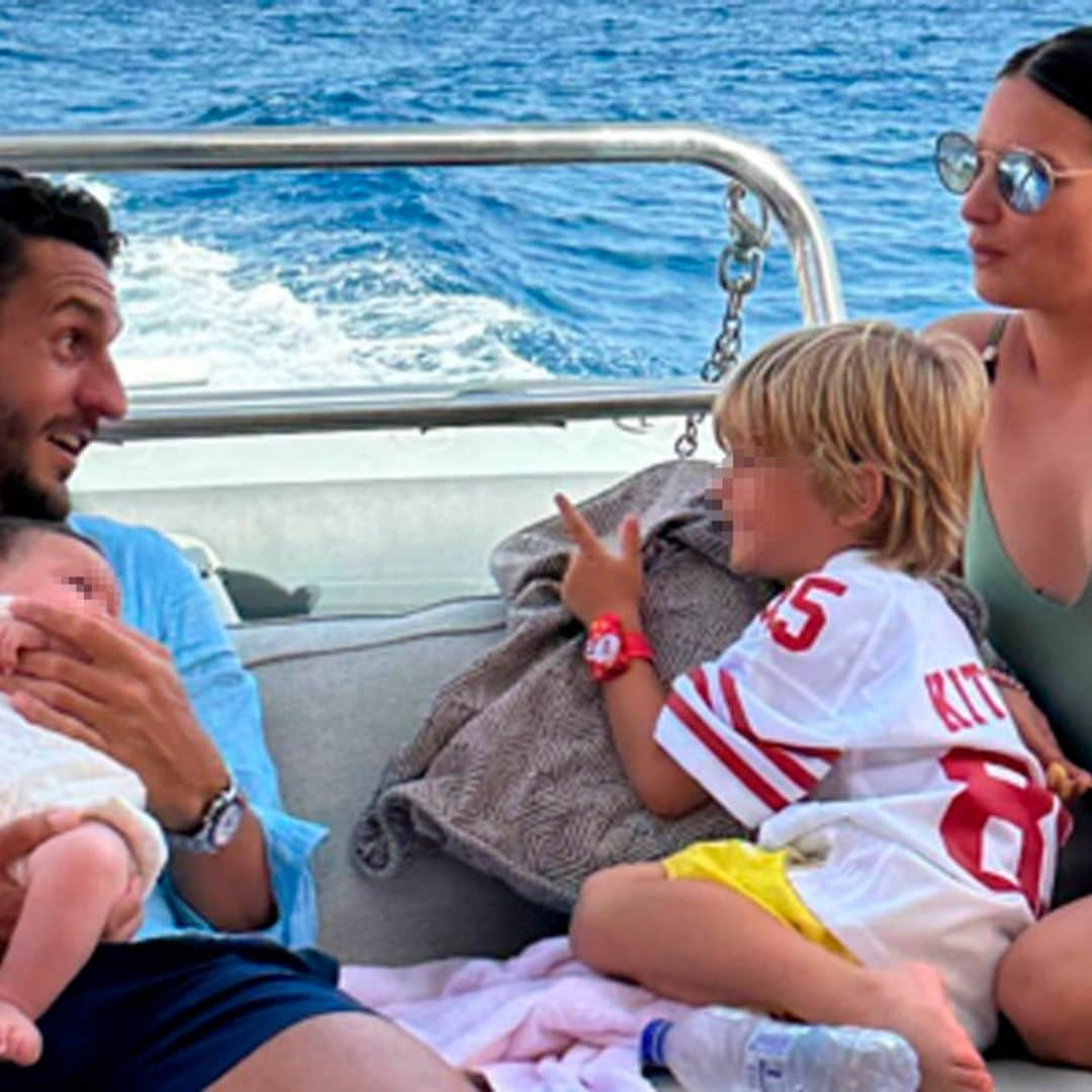 Las imágenes del espectacular cumpleaños de Beatriz Espejel con su familia navegando por las islas griegas