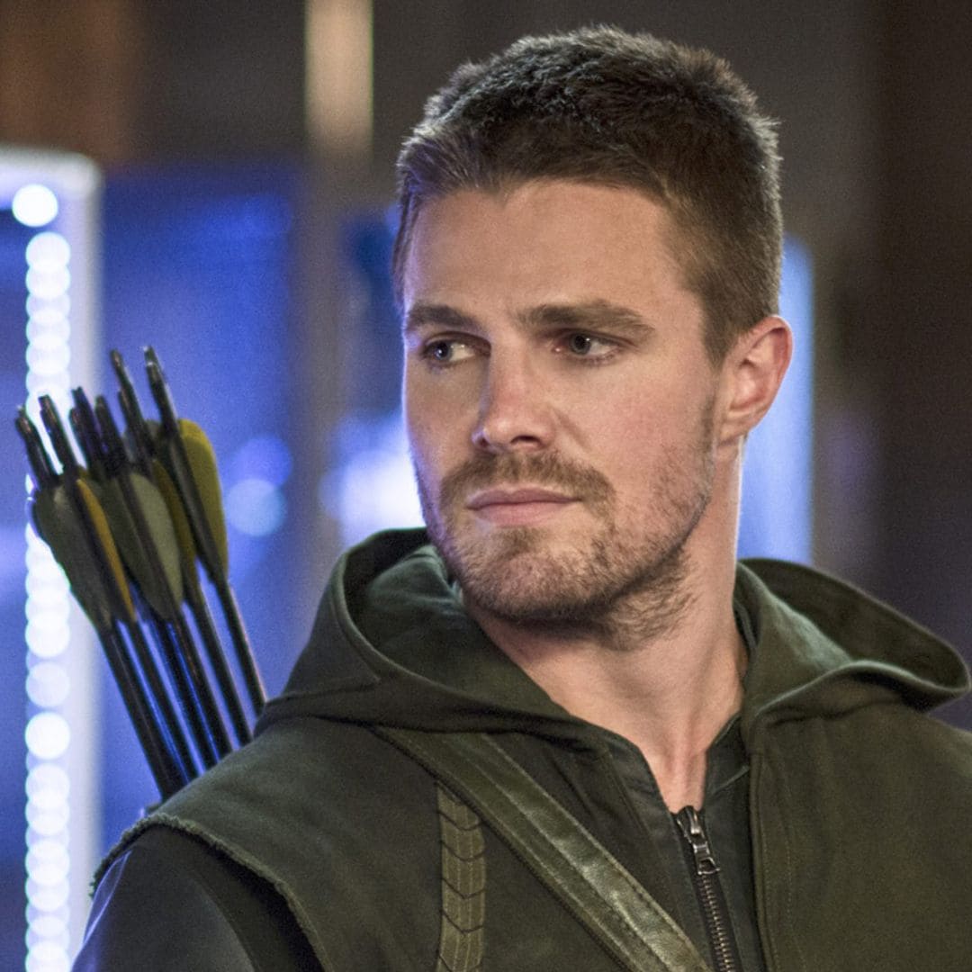 Stephen Amell ('Arrow') explica por qué le echaron de un avión después de discutir con su mujer