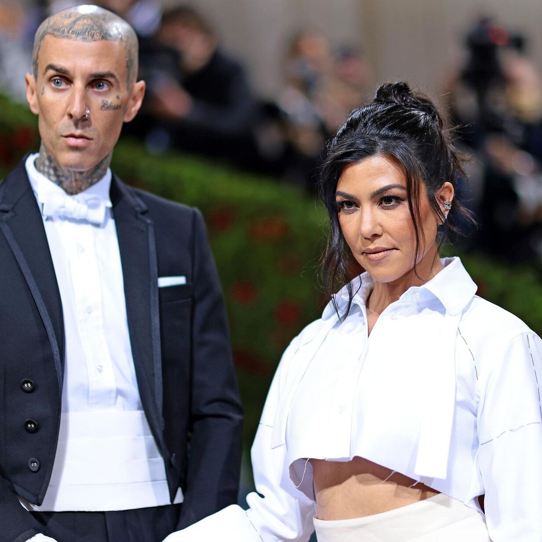 Kourtney Kardashian y Travis Barker revelan, de manera muy original, el sexo de su primer bebé