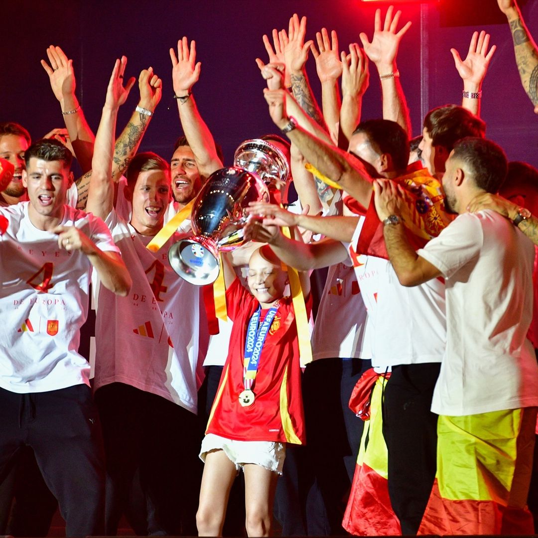 Conoce a María, la otra gran protagonista en la celebración de la Eurocopa que desde hace cuatro años lucha contra el sarcoma de Ewing