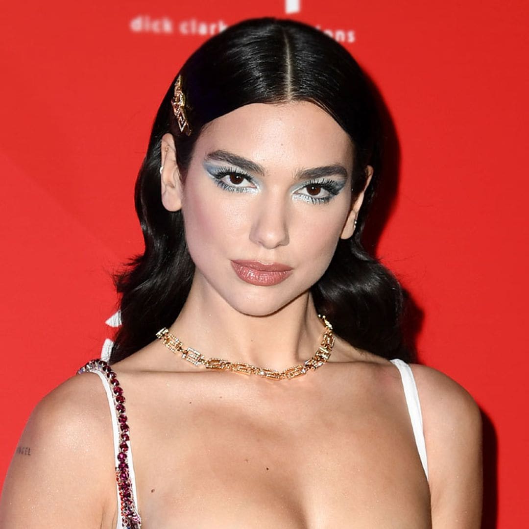 Dua Lipa ficha el vestido transparente con el que impactó su 'cuñada' Bella Hadid