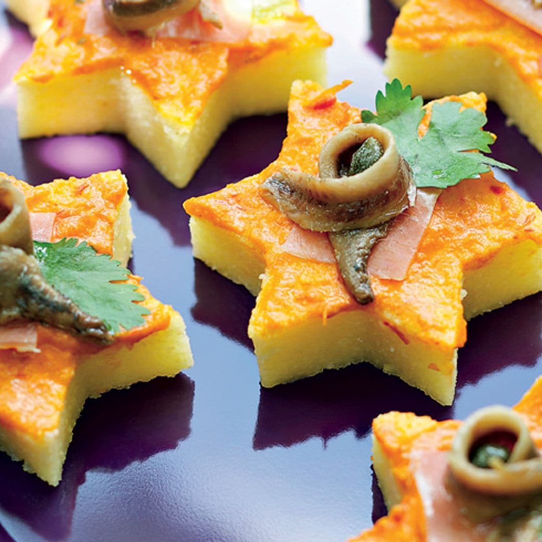 Estrellas de polenta con sobrasada y anchoas