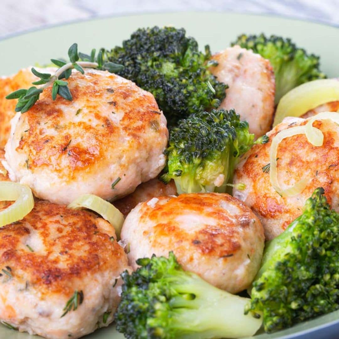 Albóndigas de salmón con brócoli