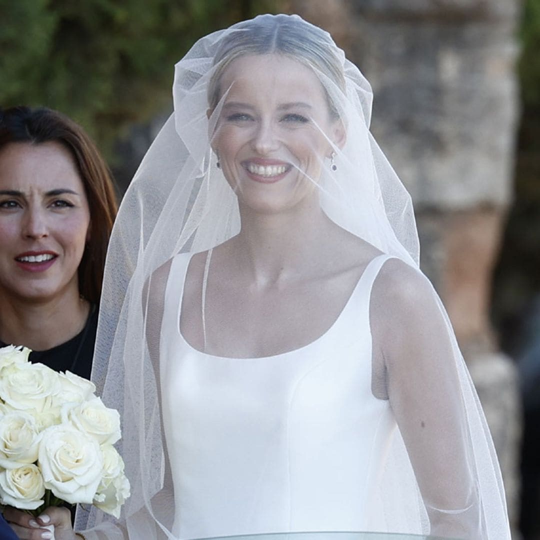 El vestido de princesa minimalista de Daphne Cañizares en su boda con Dani Carvajal