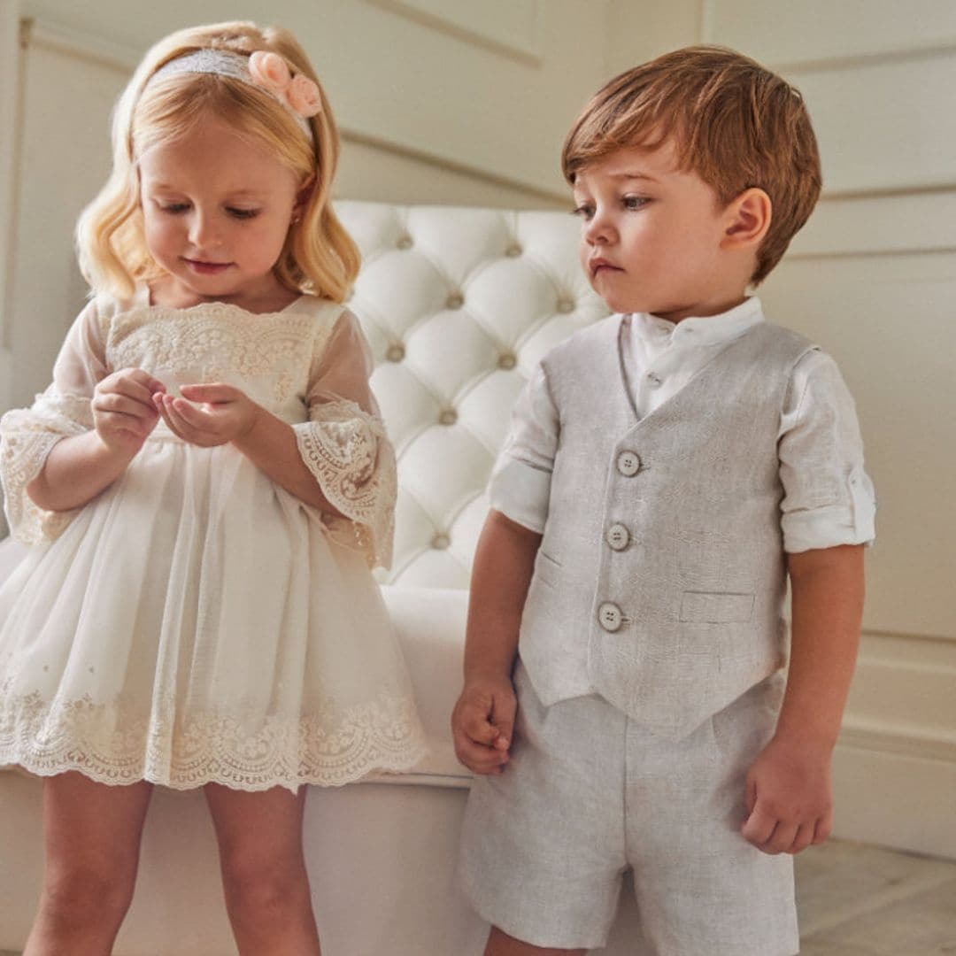 Claves de experto para que las niñas de arras y los pajes de tu boda sean los mejor vestidos