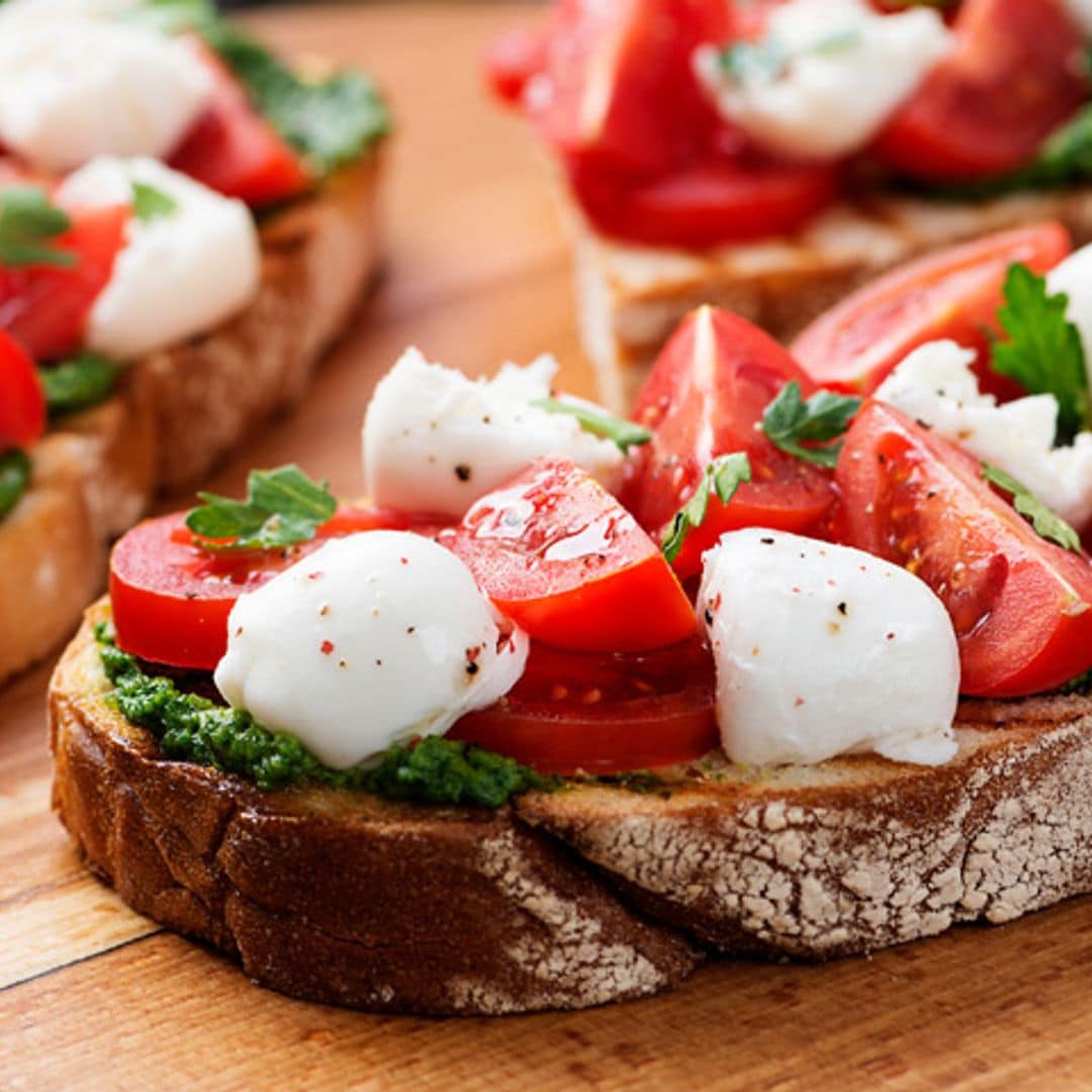 Tostas Caprese