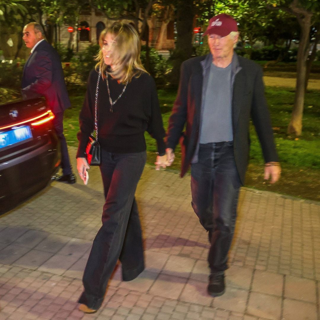 Richard Gere junto a Alejandra Silva espectadores de lujo de Antonio Banderas en su musical Gypsy en la ciudad de Malaga. January 9, 2025