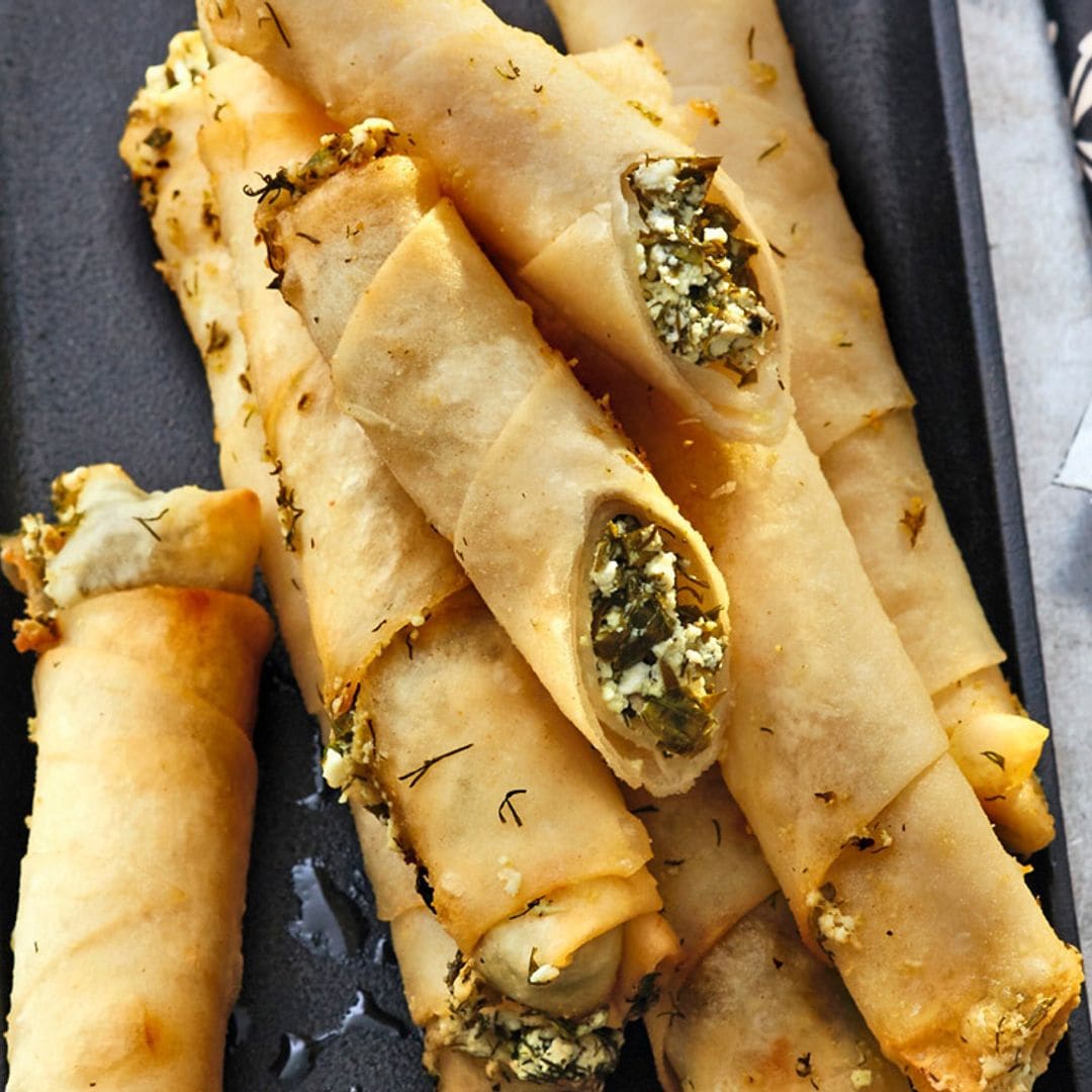 Rollitos turcos de queso feta con espinacas