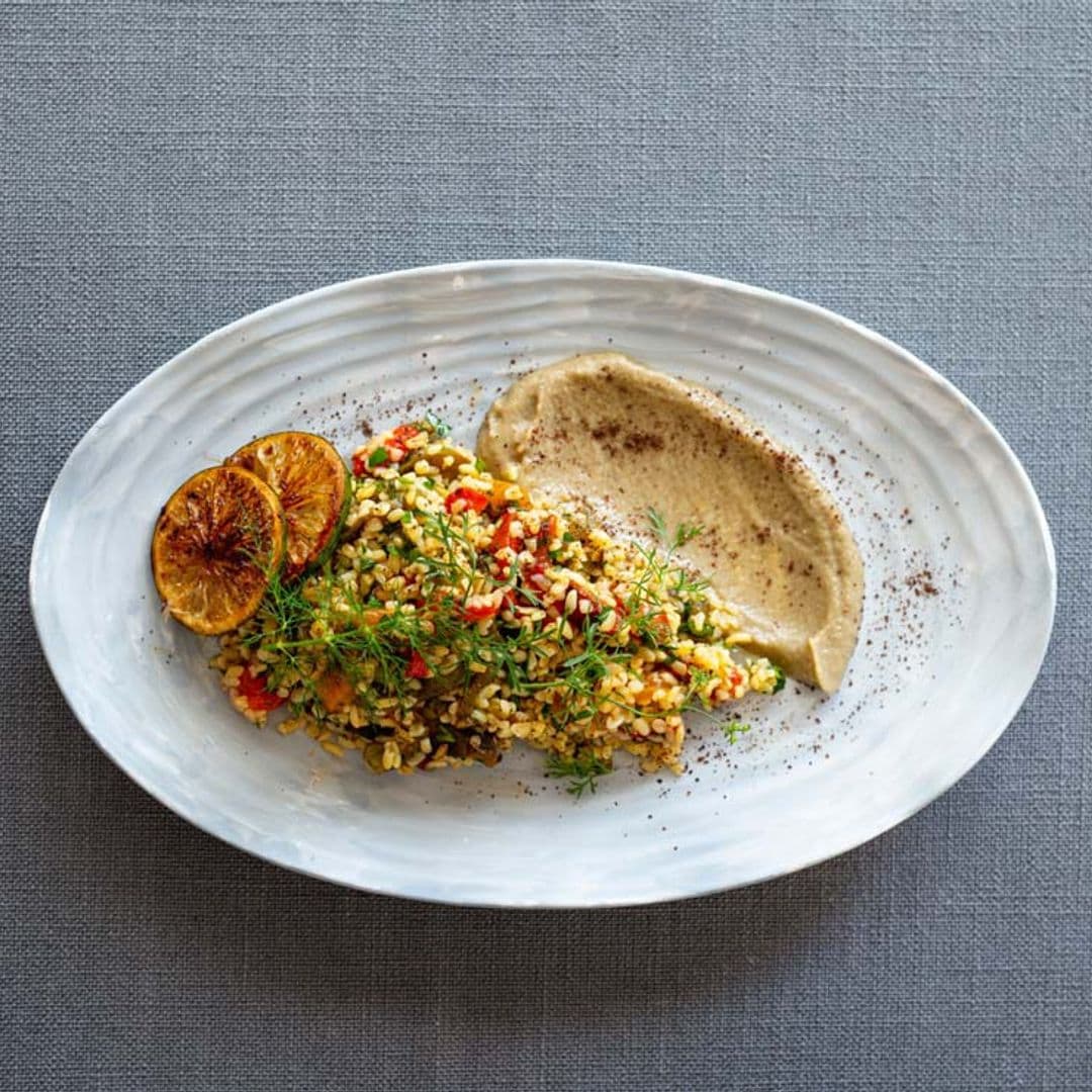 Ensalada de bulgur con puré de berenjena