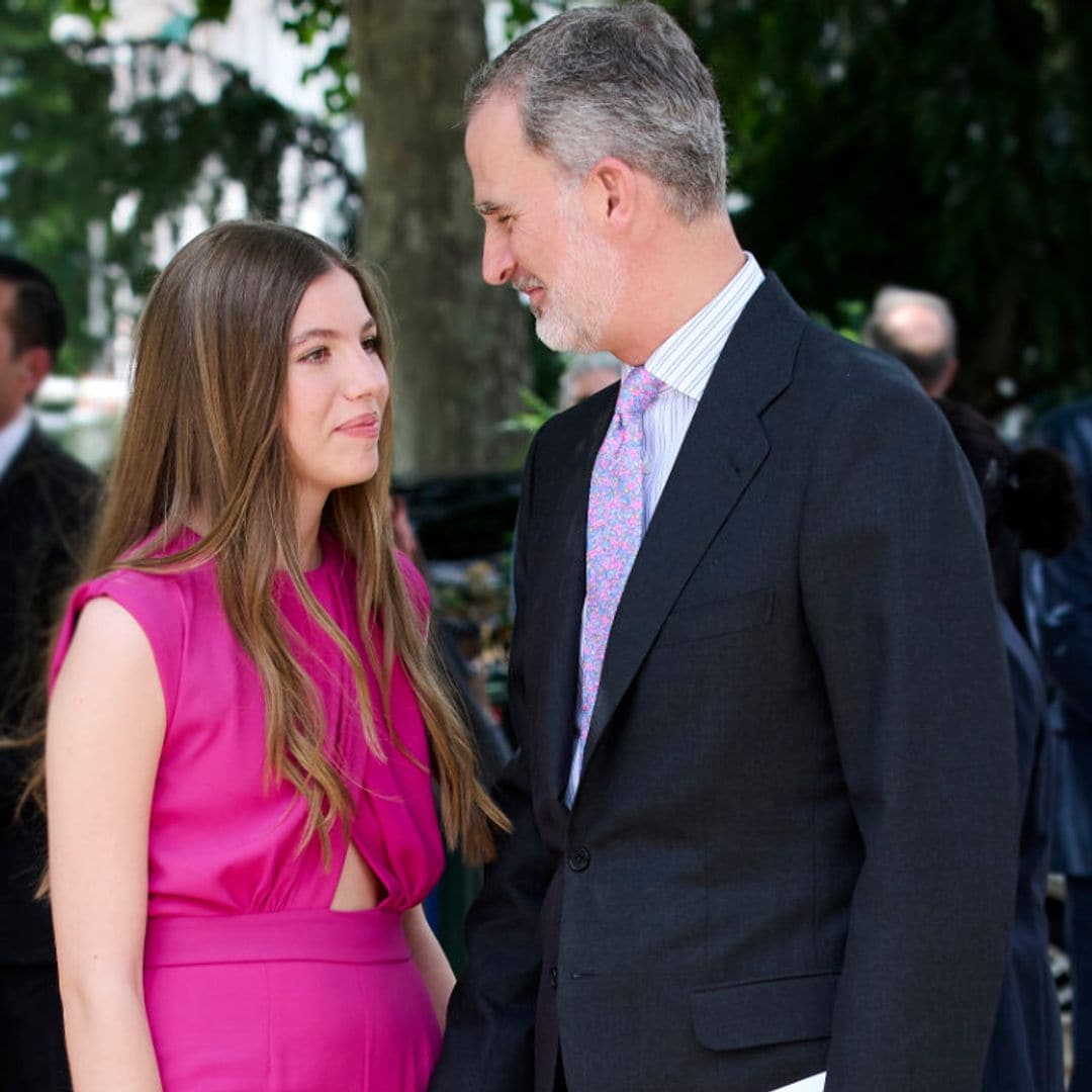 El rey Felipe, un orgulloso padrino en la confirmación de su hija Sofía