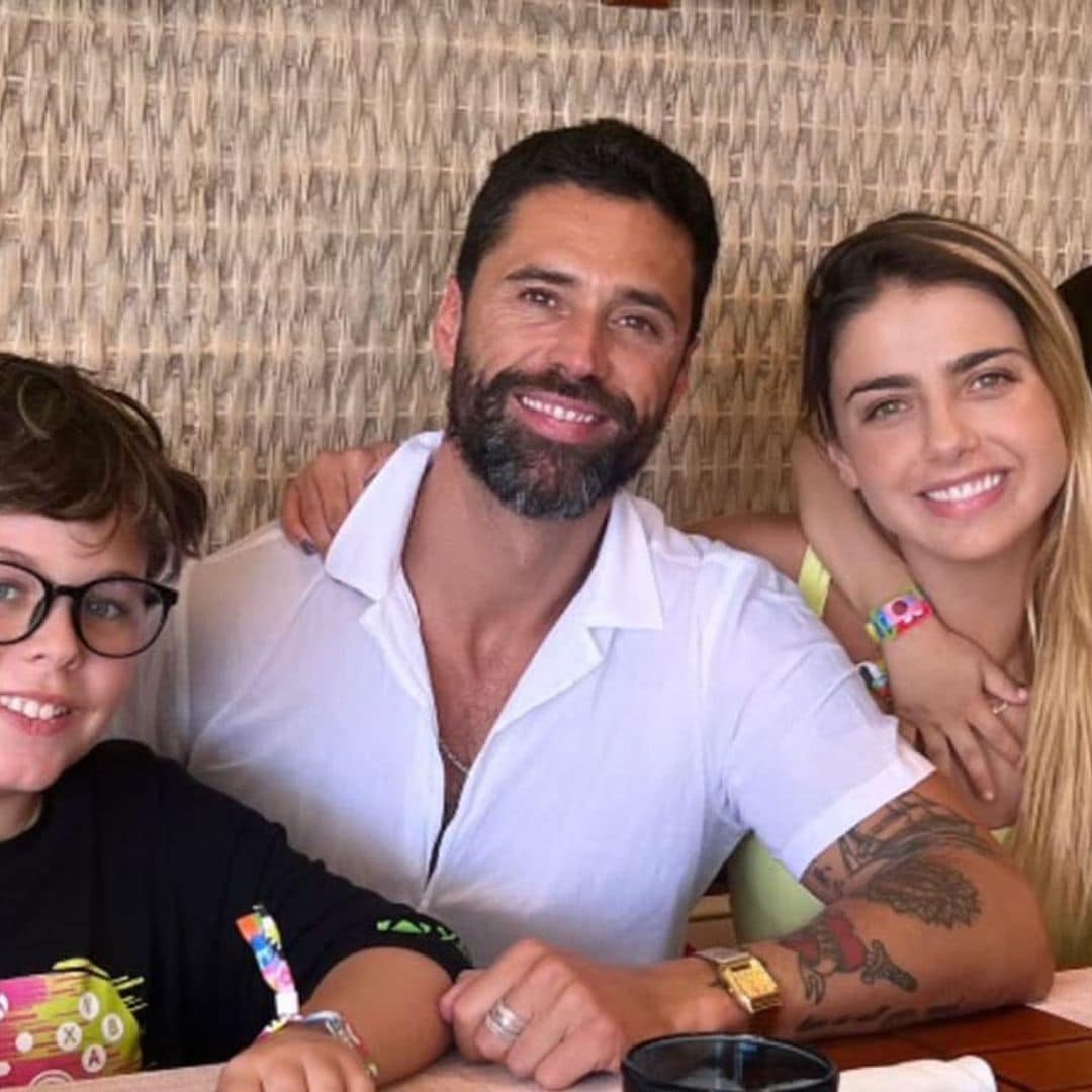 Michelle Renaud y Matías Novoa disfrutan de sus primeras vacaciones familiares