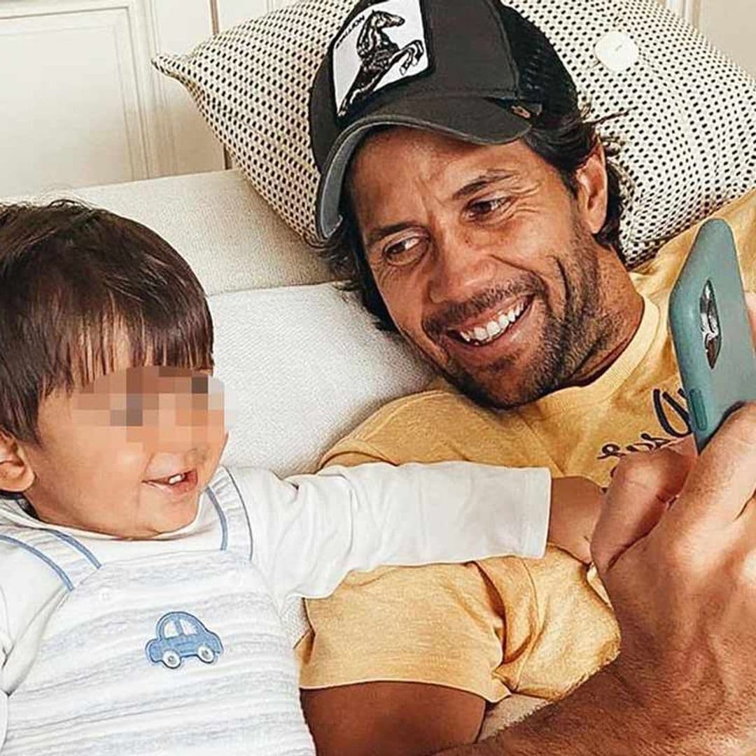 Miguel, el hijo de Ana Boyer y Fernando Verdasco, un efusivo animador a pie de pista