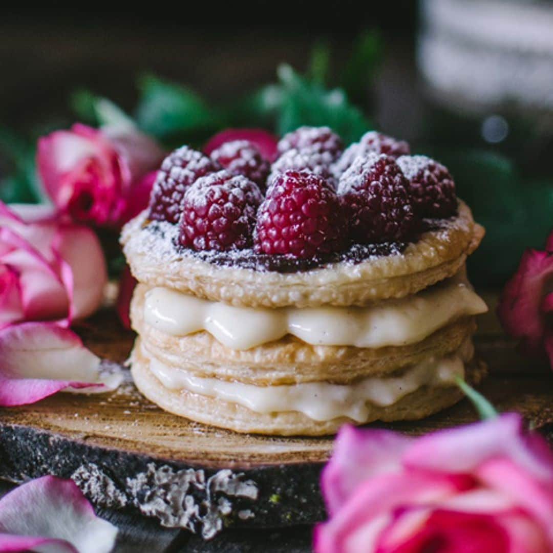 Milhojas de crema pastelera y fresas a la pimienta