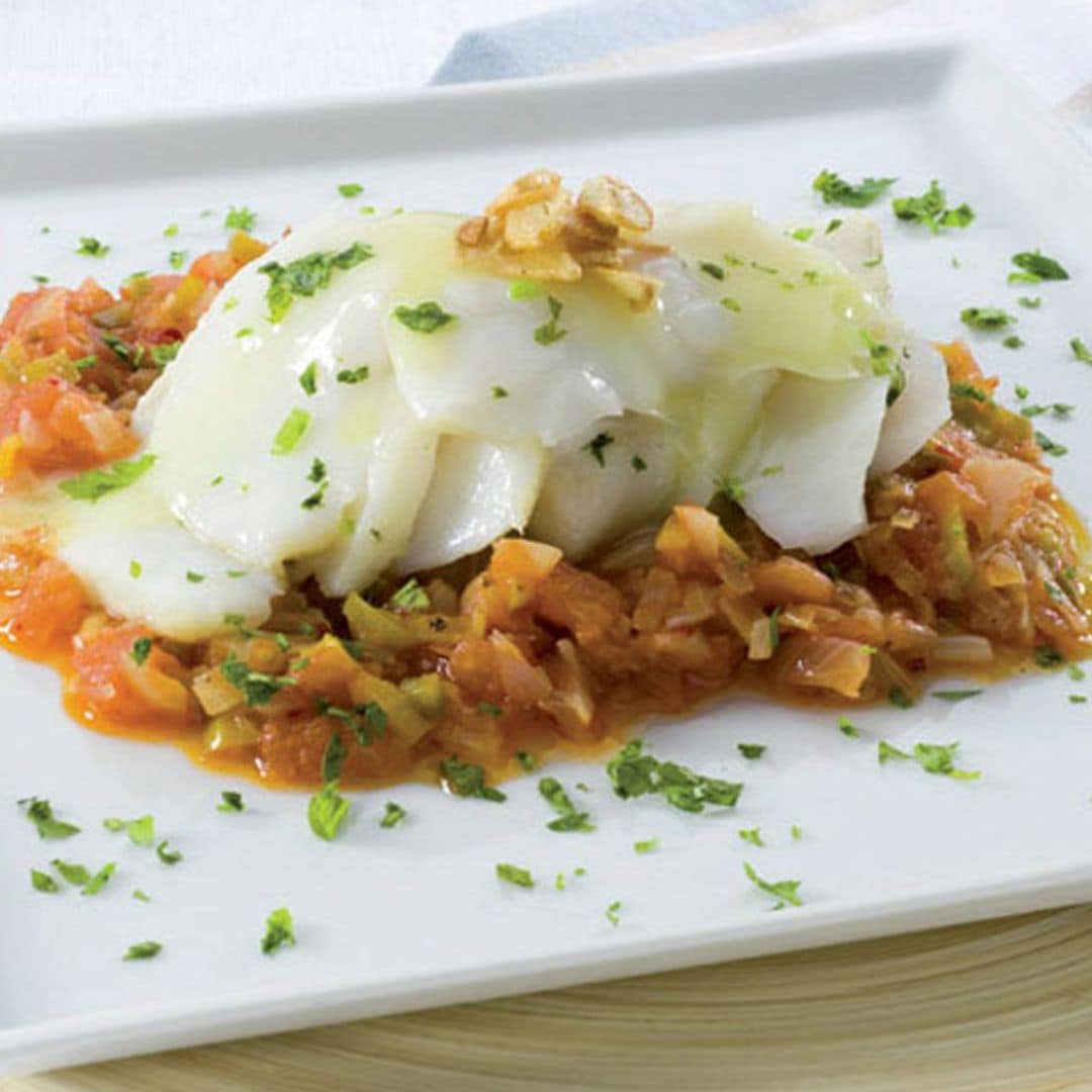 Bacalao con fritada de tomate