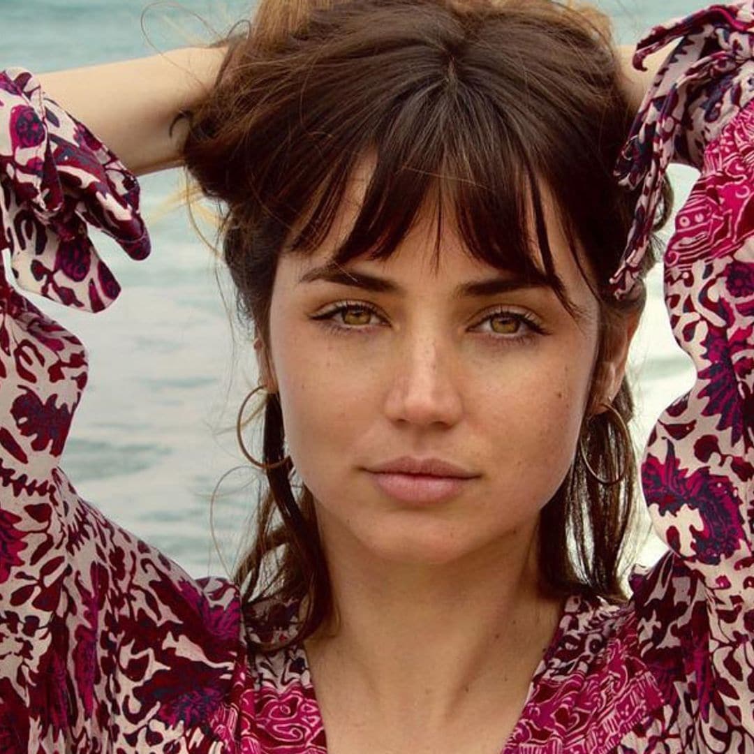 El recogido fácil para pelo corto que copiarás a Ana de Armas