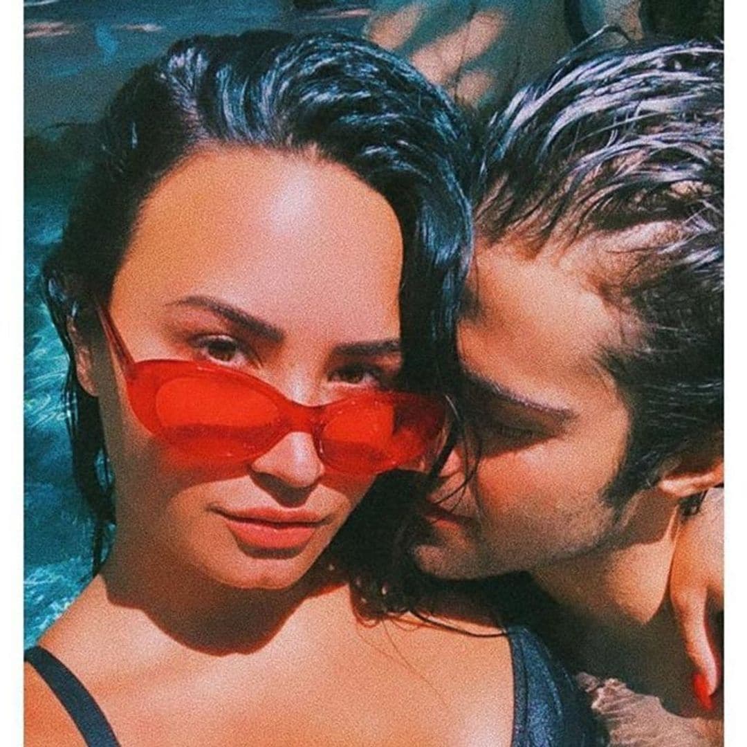 Demi Lovato presume de su 'loco amor' por Max Ehrich