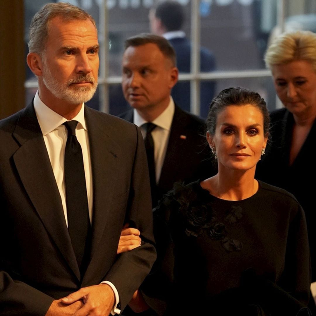 Los reyes Felipe y Letizia se suman al resto de dignatarios internacionales en la recepción organizada por Carlos III