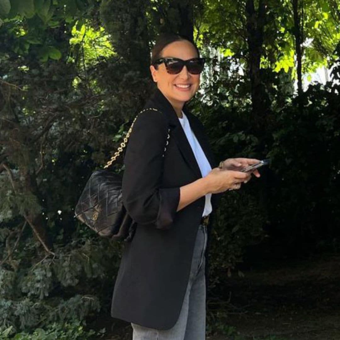 El look rejuvenecedor de Tamara Falcó con las zapatillas de 'running' que sí resultan elegantes