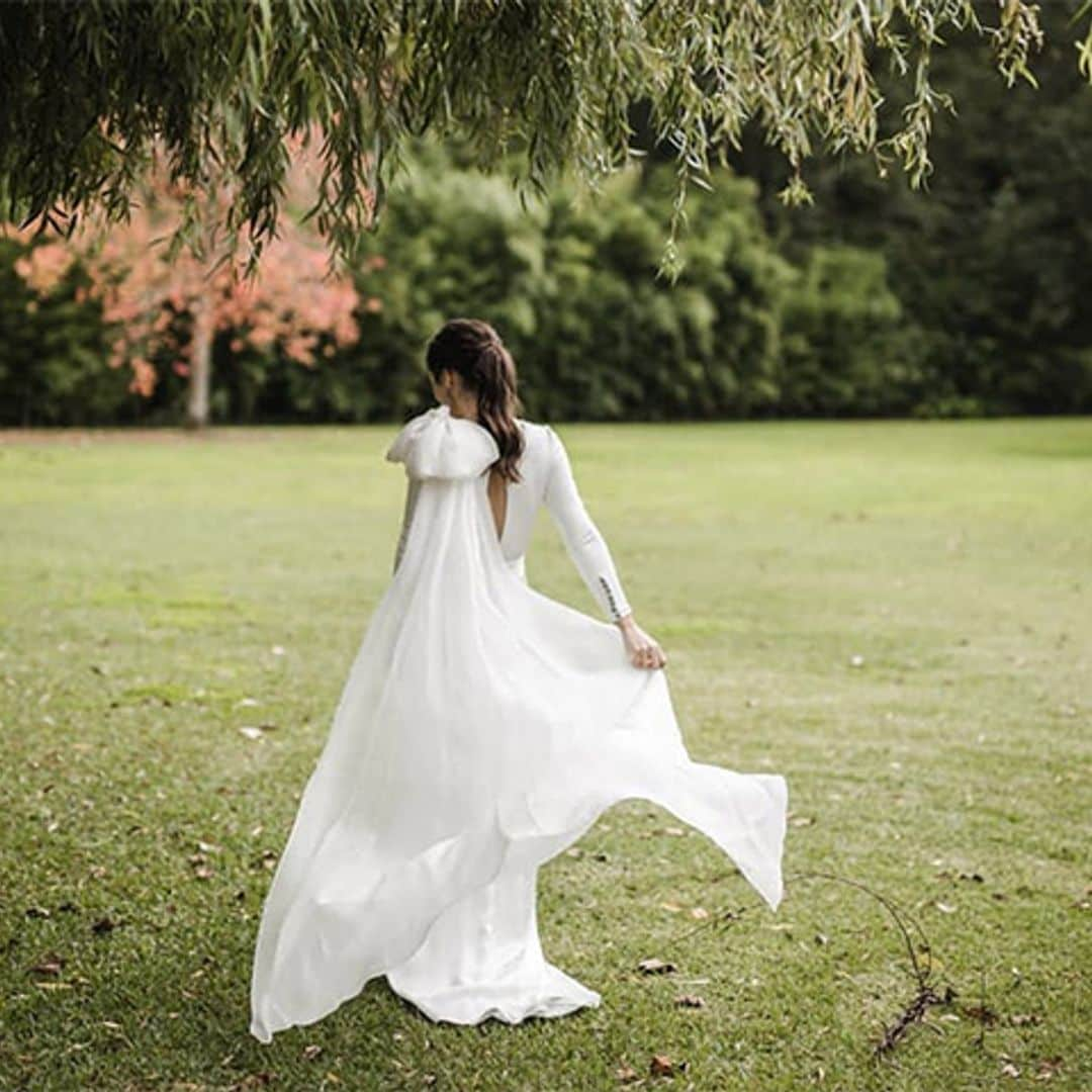 De los primeros bocetos a las pruebas: así se crea, paso a paso, un vestido de novia a medida