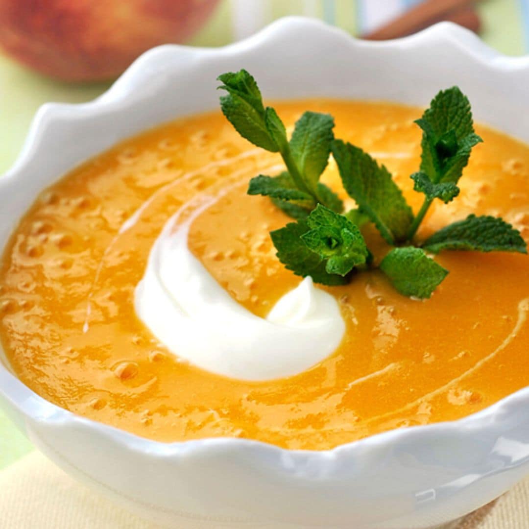 Sopa de melocotón con menta