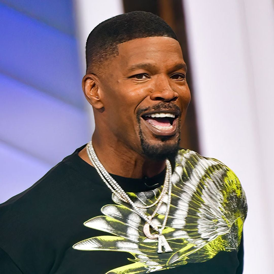 Jamie Foxx reaparece sonriente y recuperado a bordo de un yate tras sus graves problemas de salud