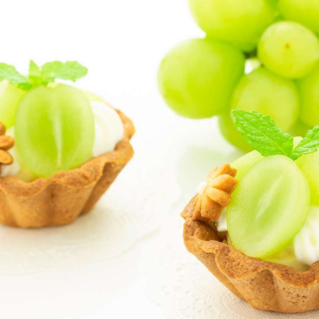 Tartaletas con 'chantilly' y uvas