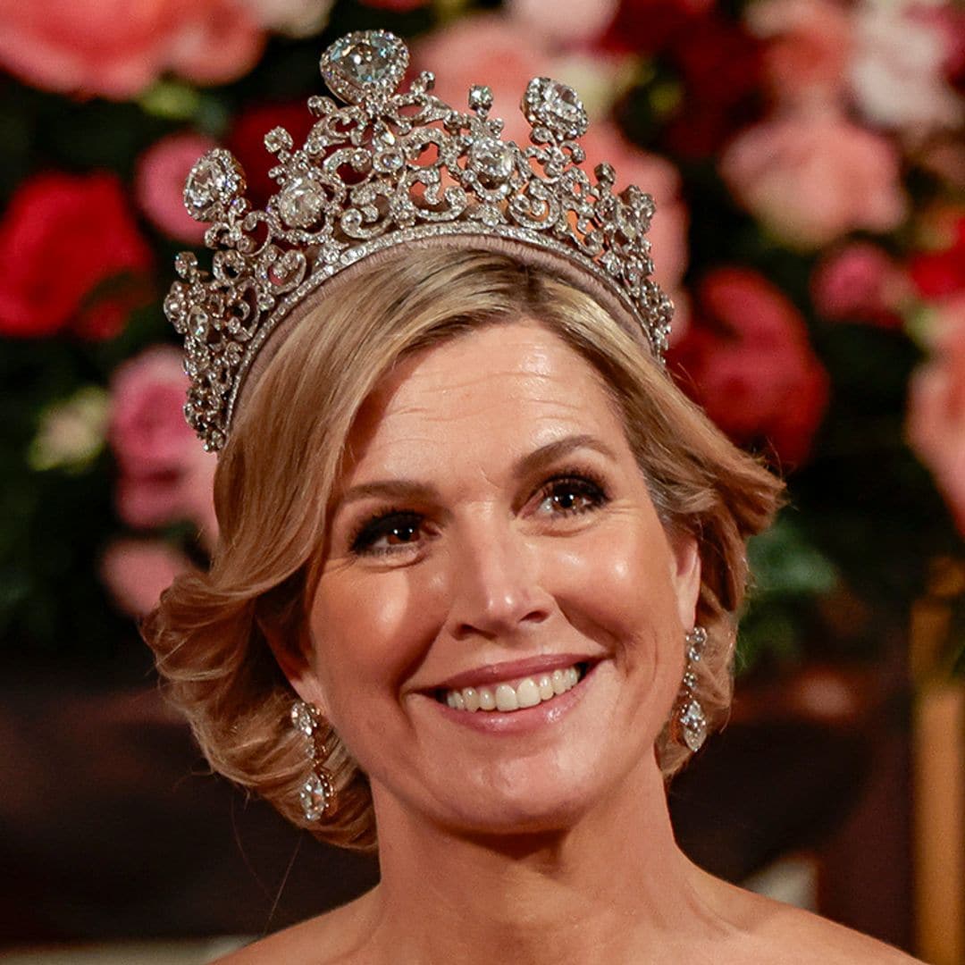 Máxima impacta con un vestido de escote viral y la tiara más valiosa de su colección