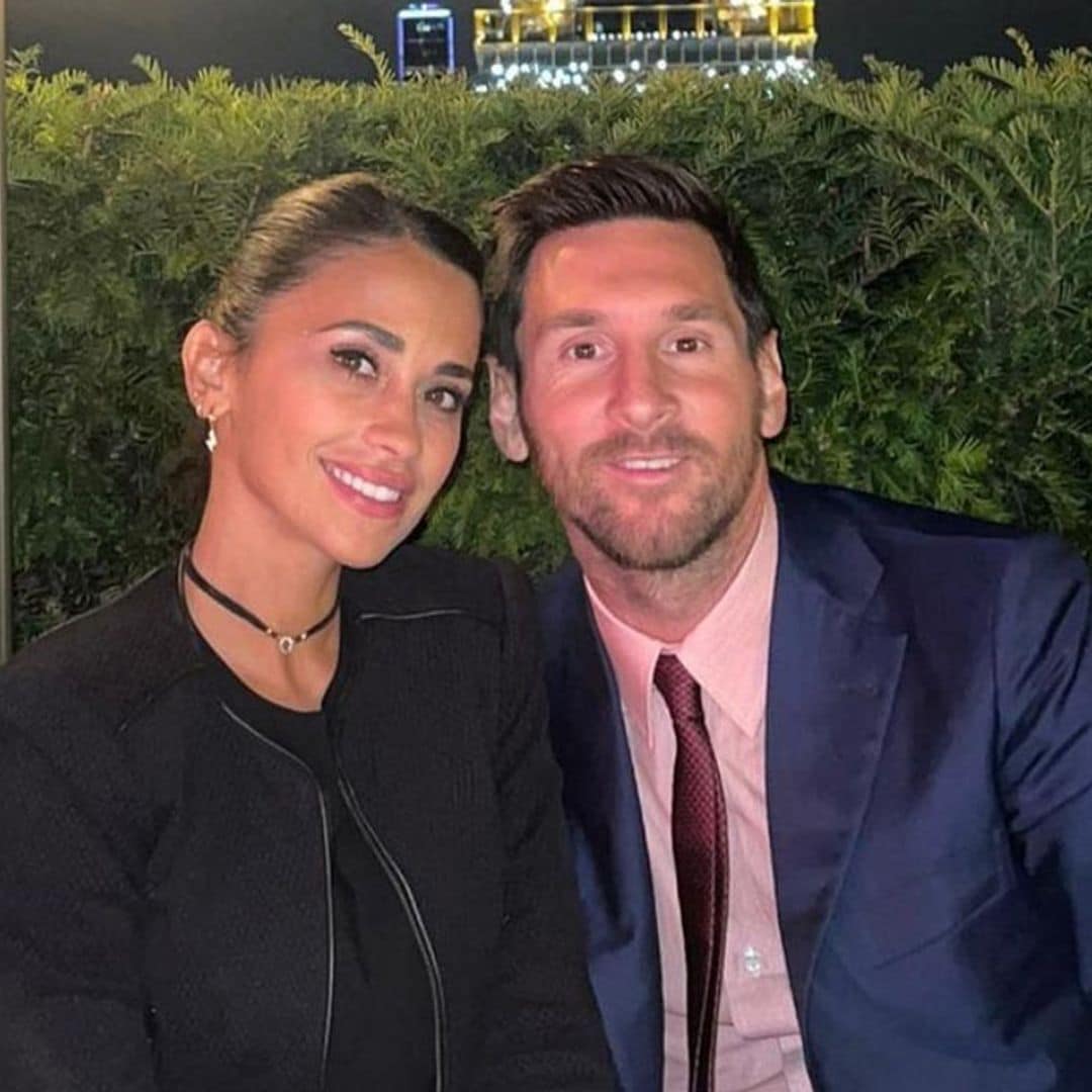 Planes con compañeros, cenas frente a la Torre Eiffel... la nueva vida de Messi y Antonela en París