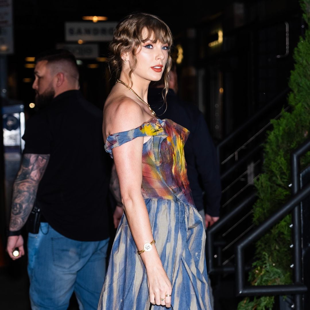 El vestido ‘arty’ de inspiración retro que Taylor Swift ha elegido para salir a cenar por Nueva York