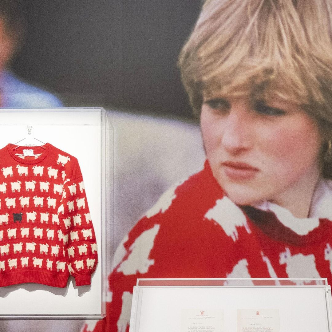 El icónico suéter de la princesa Diana es subastado por $1.14 millones