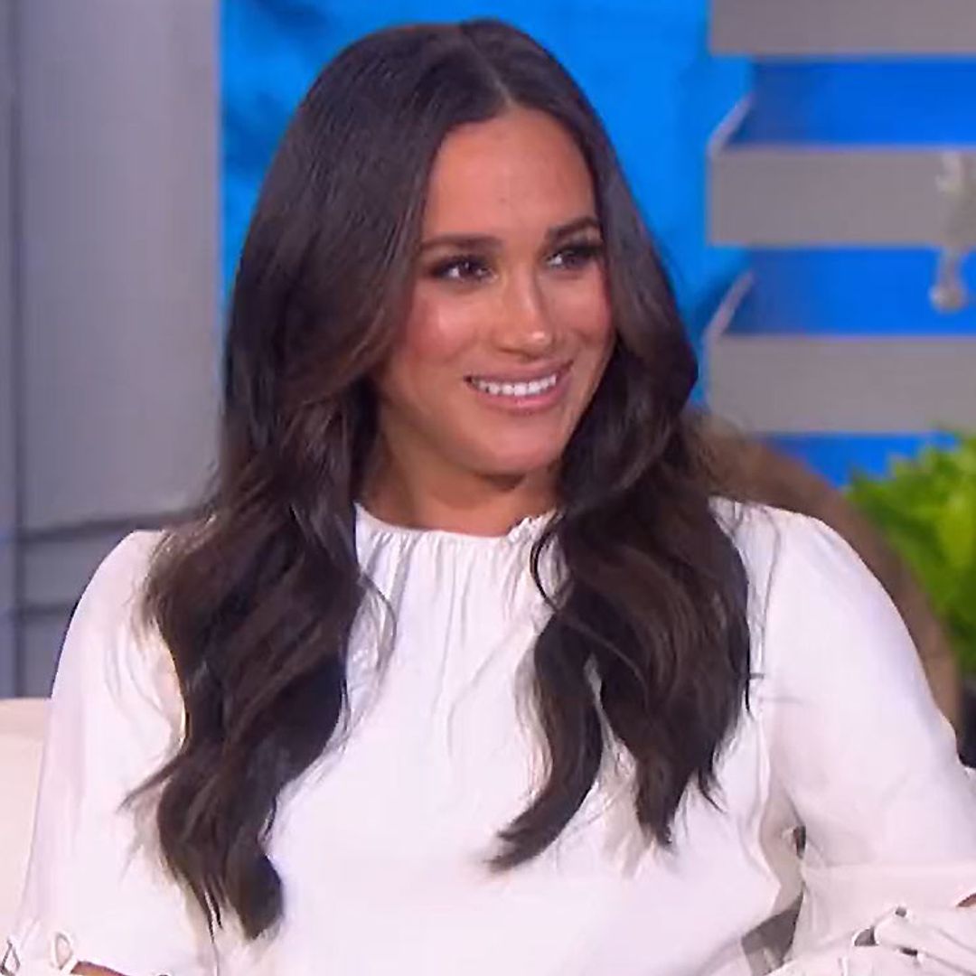 Meghan reaparece en televisión con una blusa multitendencia de 3.000 euros