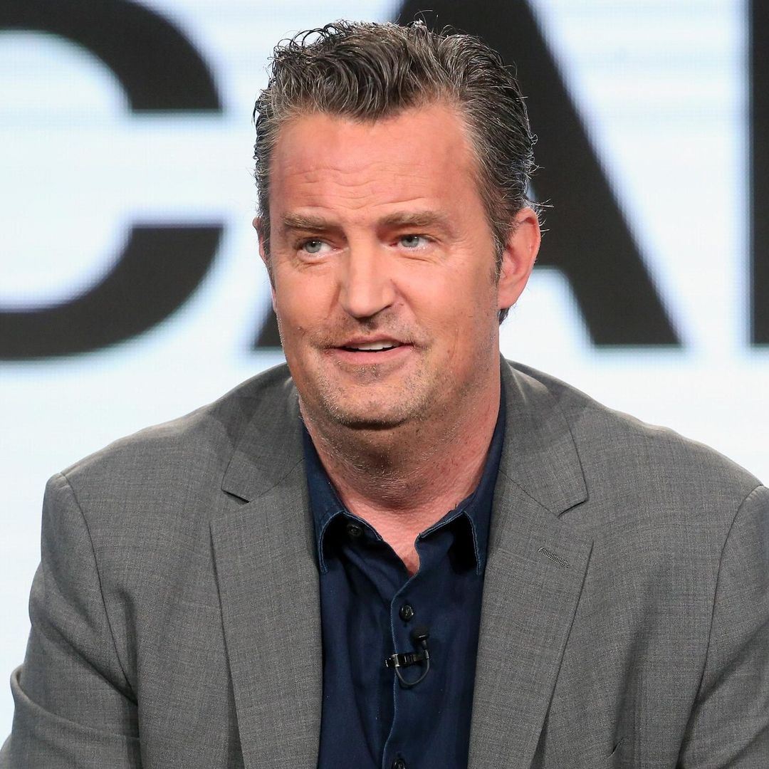 Tras conocerse la causa de muerte de Matthew Perry, su ex novia pide investigar a sus médicos