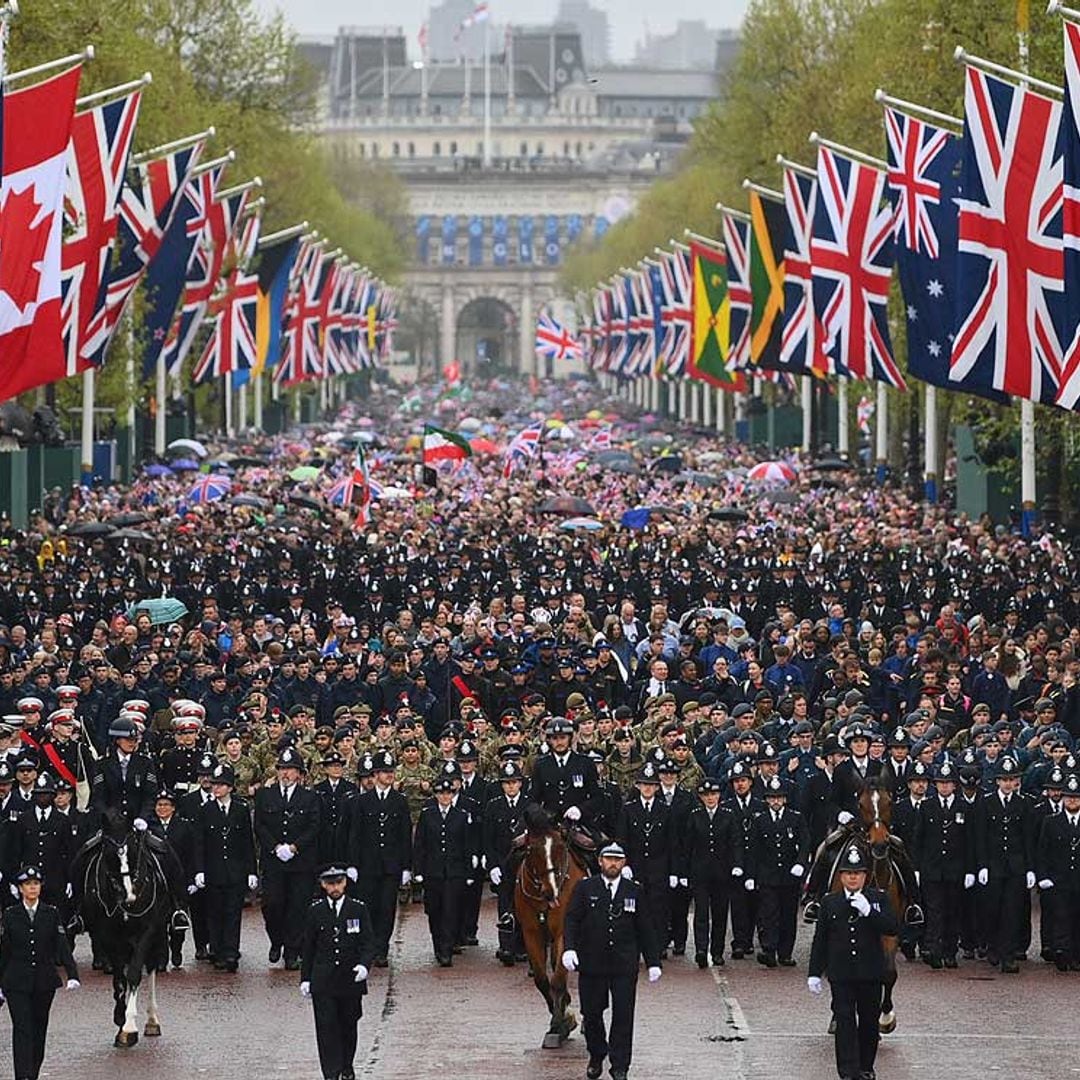 Cerca de 7.000 soldados y policías han acompañado  a Carlos III y la reina Camilla en las procesiones de la coronación