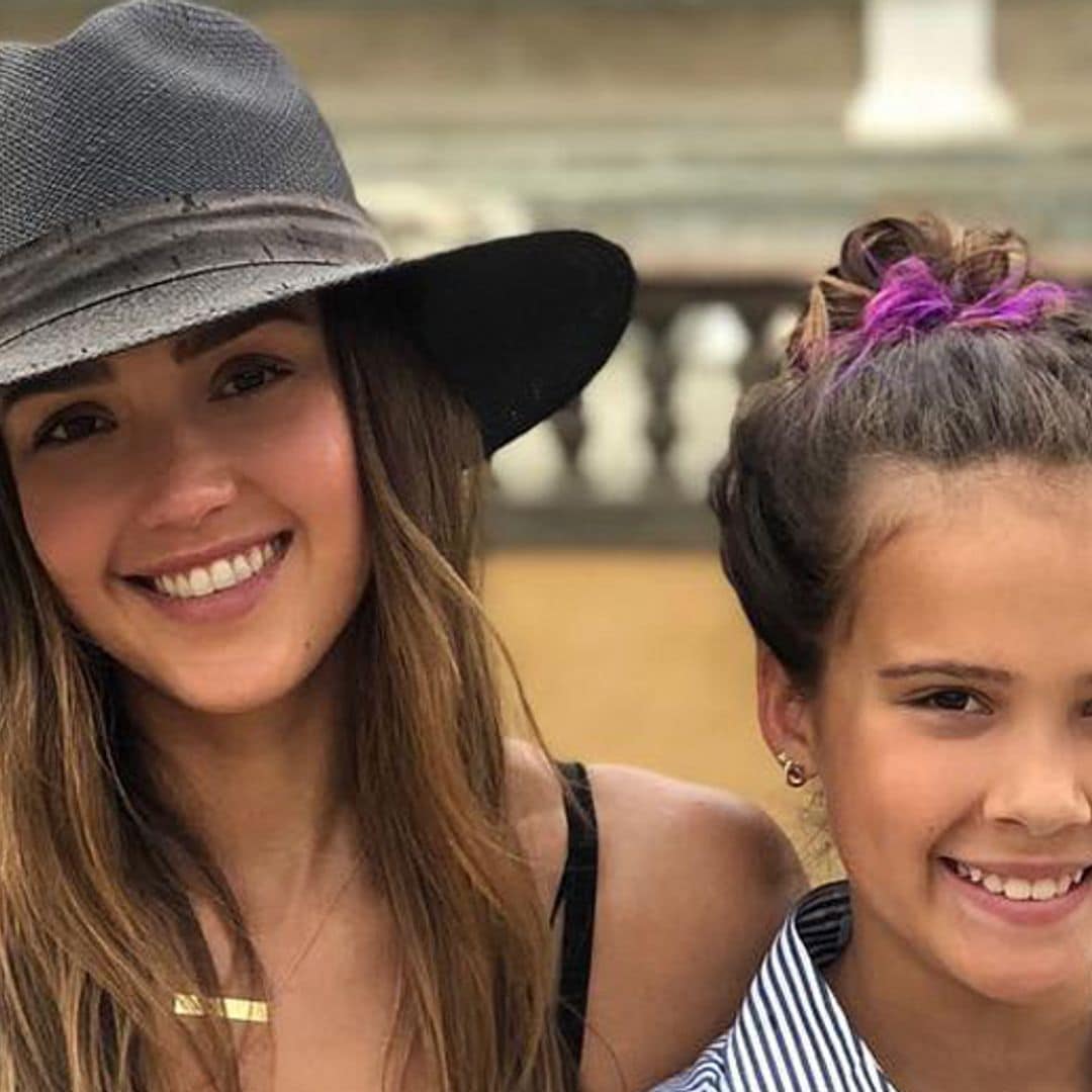 Jessica Alba revela por qué asiste a terapia con su hija de diez años de edad, Honor