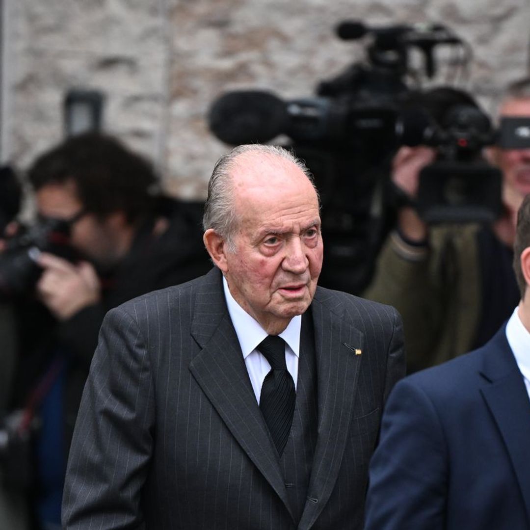 El rey Juan Carlos asiste en Lisboa al funeral de su amigo el Aga Khan VI