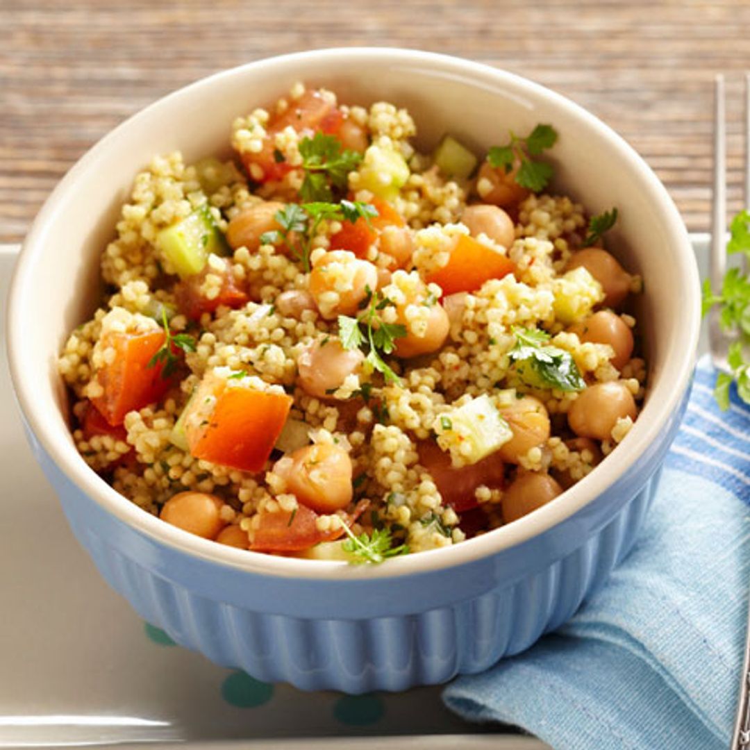 Ensalada de cuscús y garbanzos con verduras