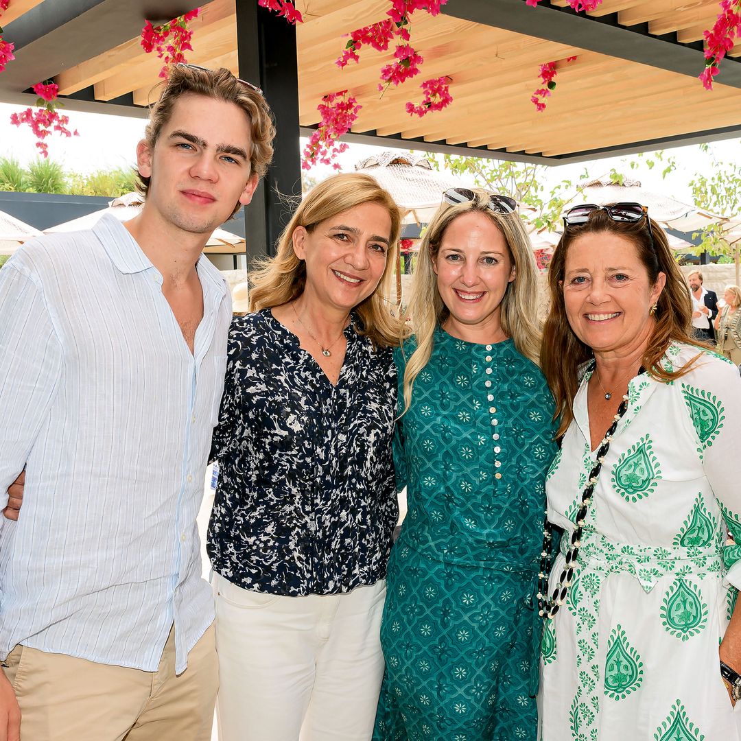 HOLA+4185 Miguel Urdangarin, la infanta Cristina, Teodora y Alexia de Grecia