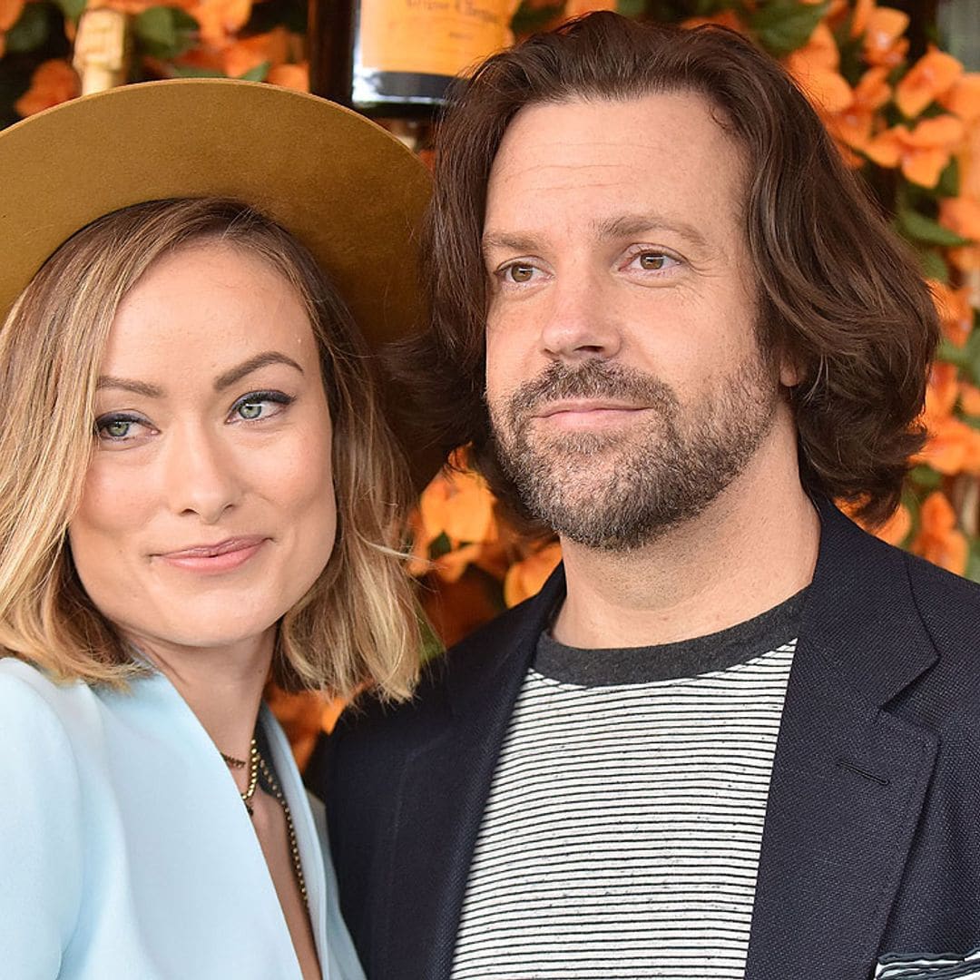 Esto es lo que opina Jason Sudekis sobre el incómodo momento de Olivia Wilde al recibir un documento legal de su parte