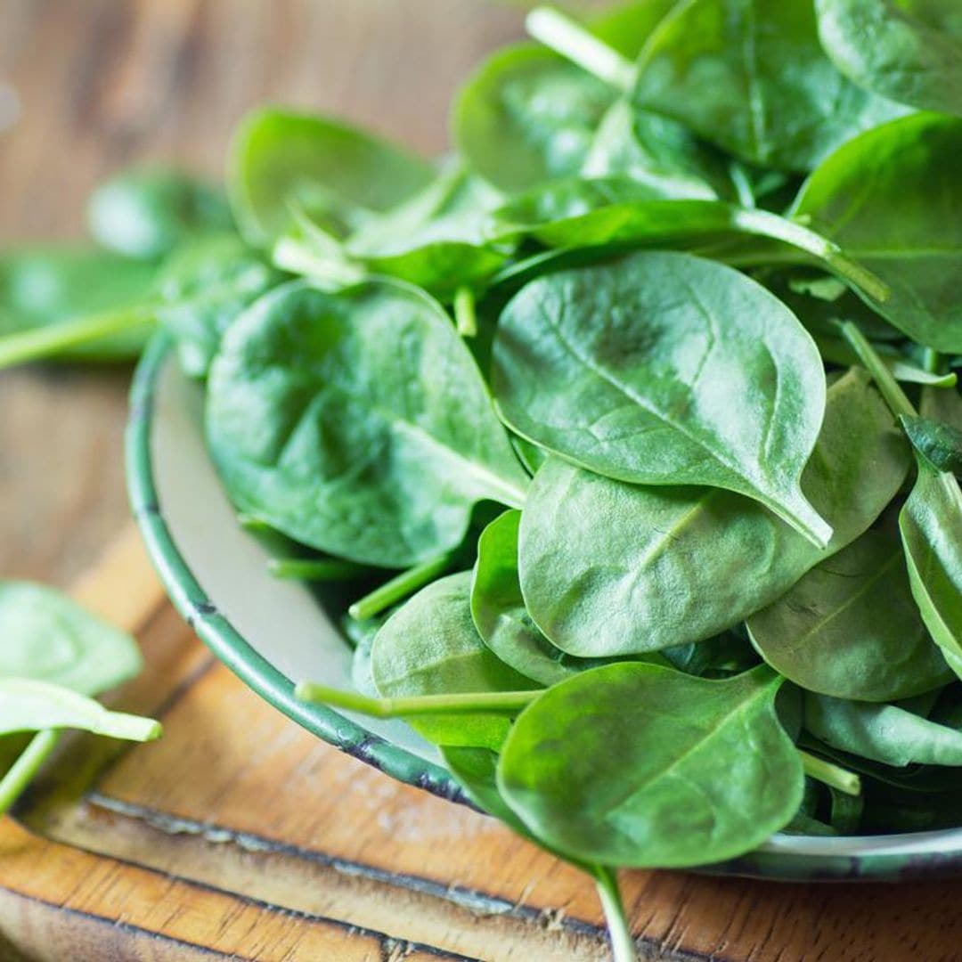 El kale sí que tiene competencia: 12 verduras de hojas verdes que no deben faltar en tus ensaladas