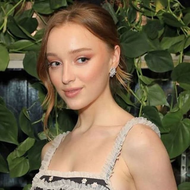 phoebe dynevor