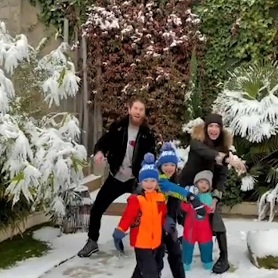 ¡Todos contra papá! La guerra de bolas de nieve de los hijos de Pilar Rubio y Sergio Ramos