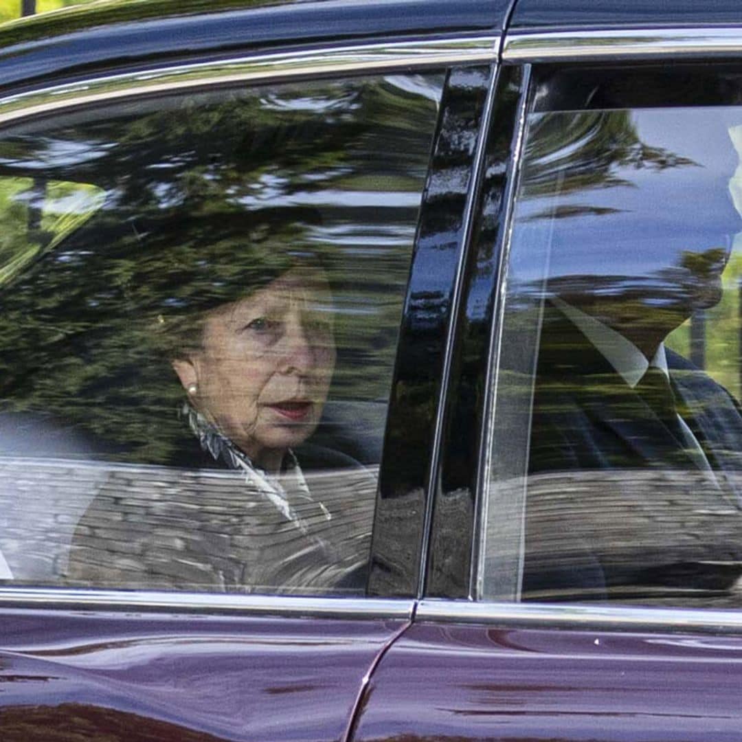 La princesa Ana acompaña a la reina Isabel II en su último viaje