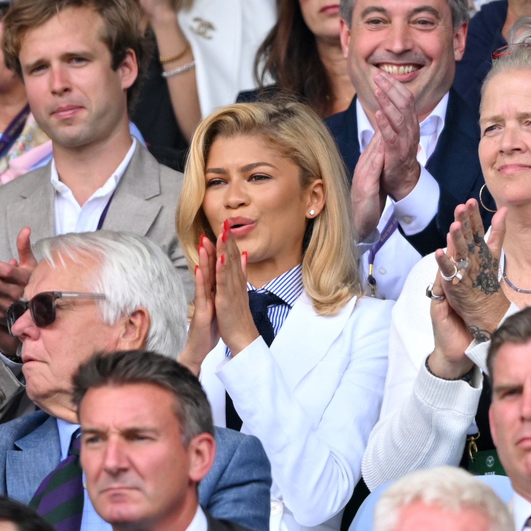 Zendaya deja atrás el 'teniscore' para su rubia aparición en Wimbledon